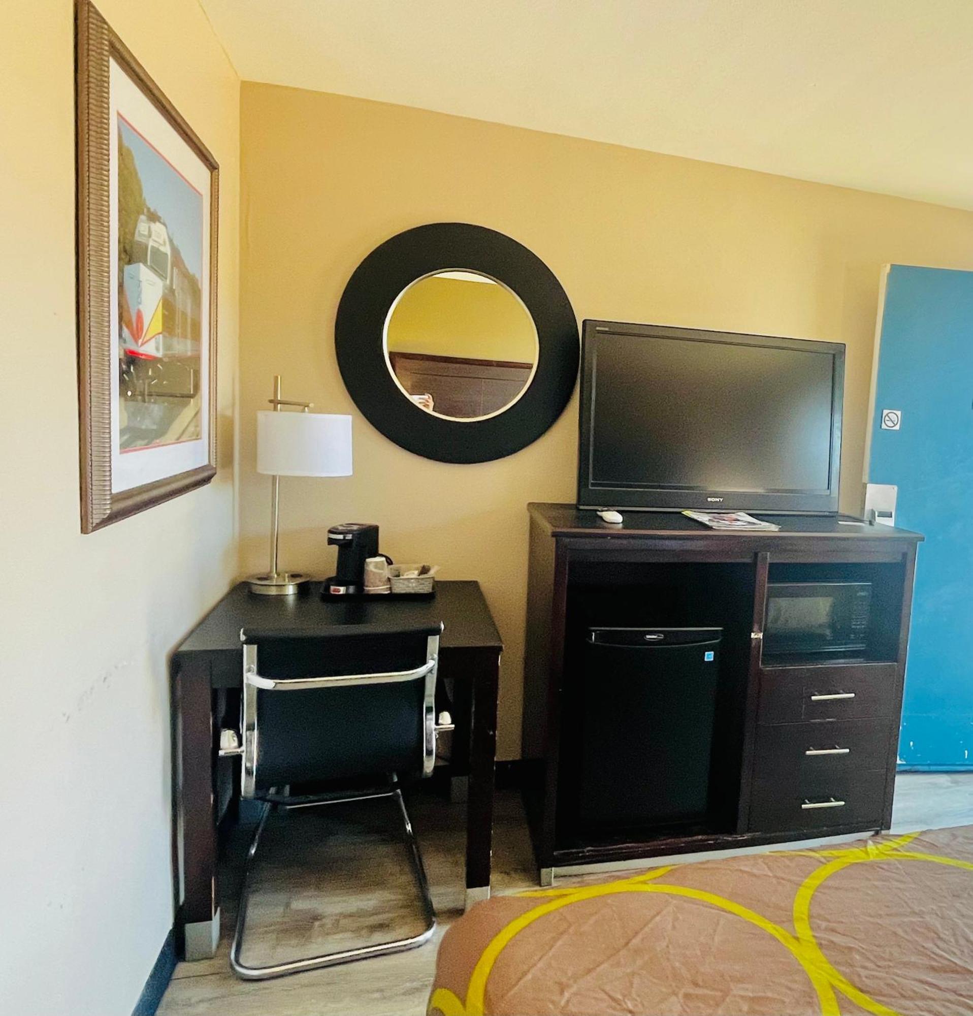 Super 8 By Wyndham Williams West Route 66 - Grand Canyon Area Buitenkant foto
