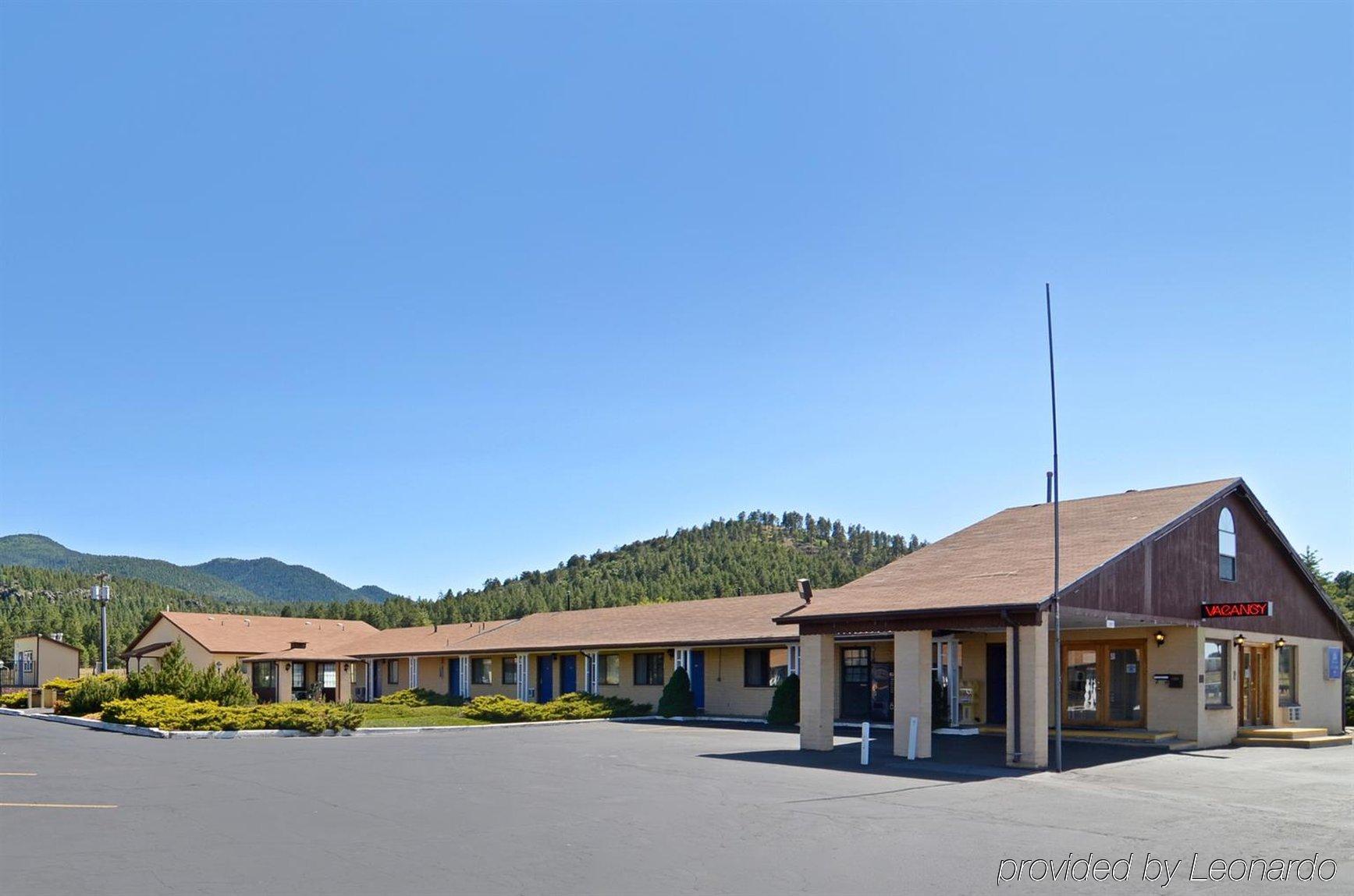 Super 8 By Wyndham Williams West Route 66 - Grand Canyon Area Buitenkant foto