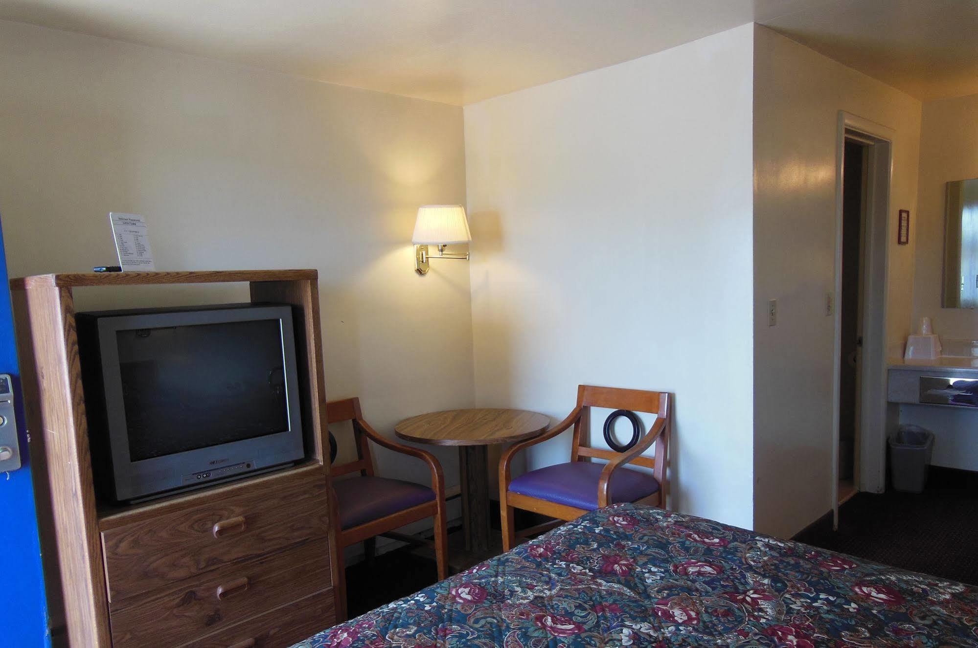 Super 8 By Wyndham Williams West Route 66 - Grand Canyon Area Buitenkant foto