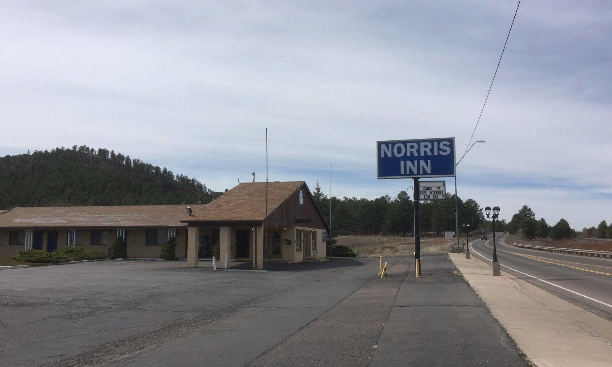 Super 8 By Wyndham Williams West Route 66 - Grand Canyon Area Buitenkant foto